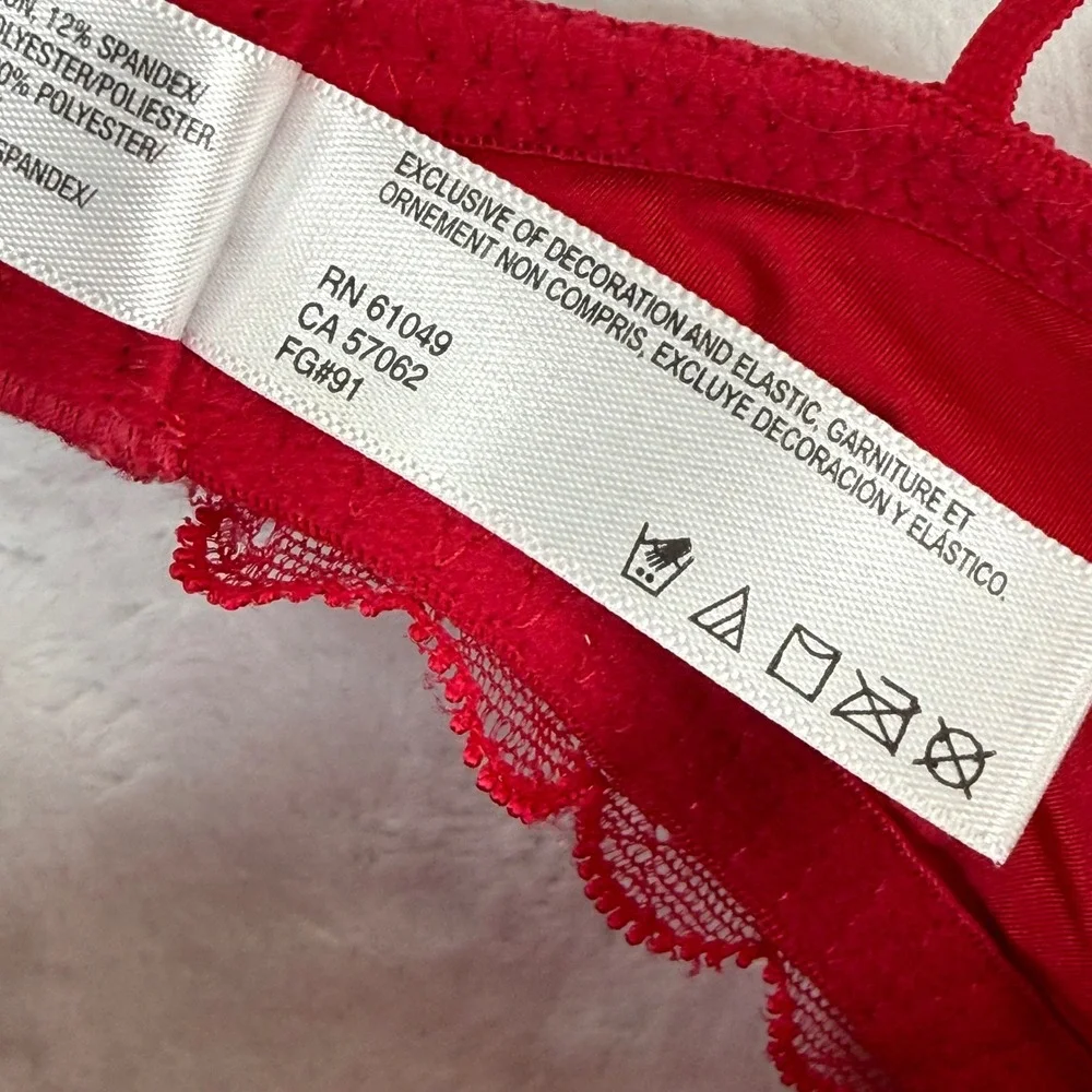 B. Tempt’D questions material straps